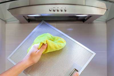 Мытье вытяжки